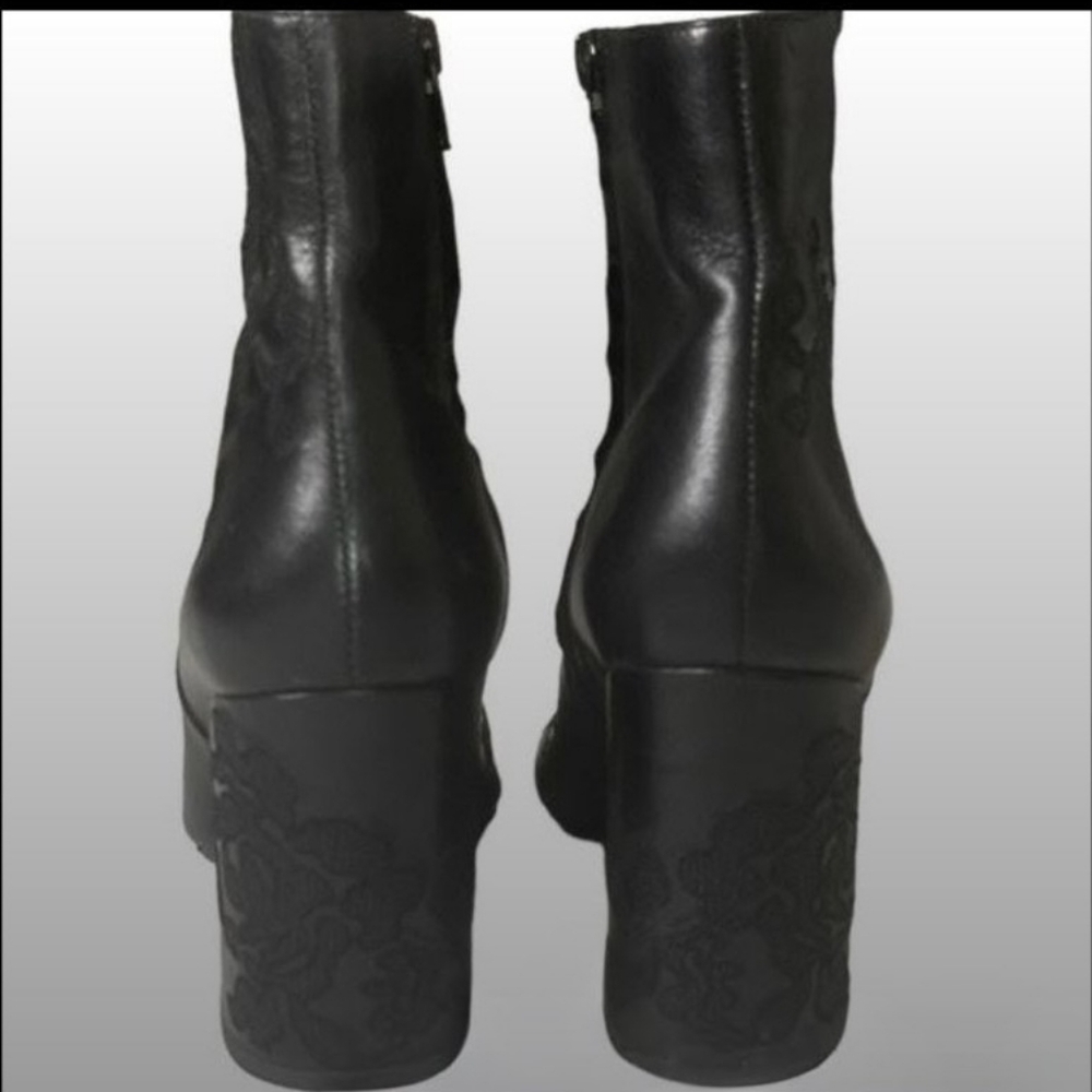 👢 Michael Kors VTG Leather Embossed Floral Side Zip Boots /Ankle Booties Black - Picture 6 of 10